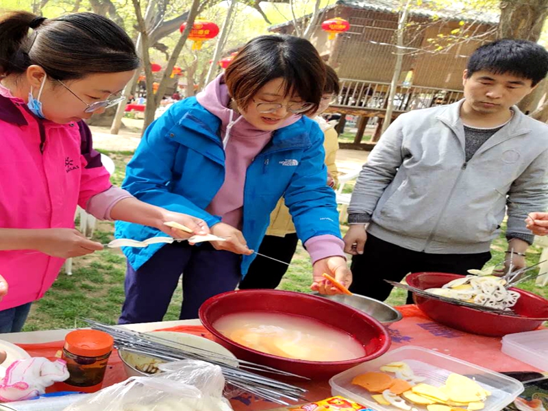2020年4月团建-包饺子、烧烤-1.jpg