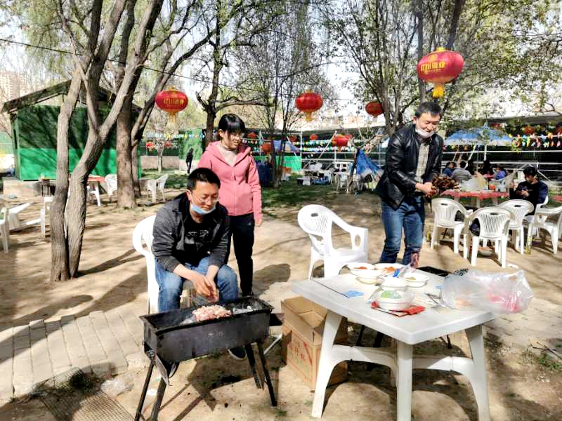 2020年4月团建-包饺子、烧烤-4.jpg