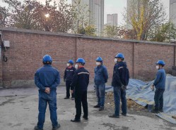 刘总视察施工现场